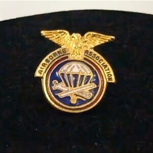 Vintage Airborne Association Pin Military Gold Tone‎ Veteran Collectible